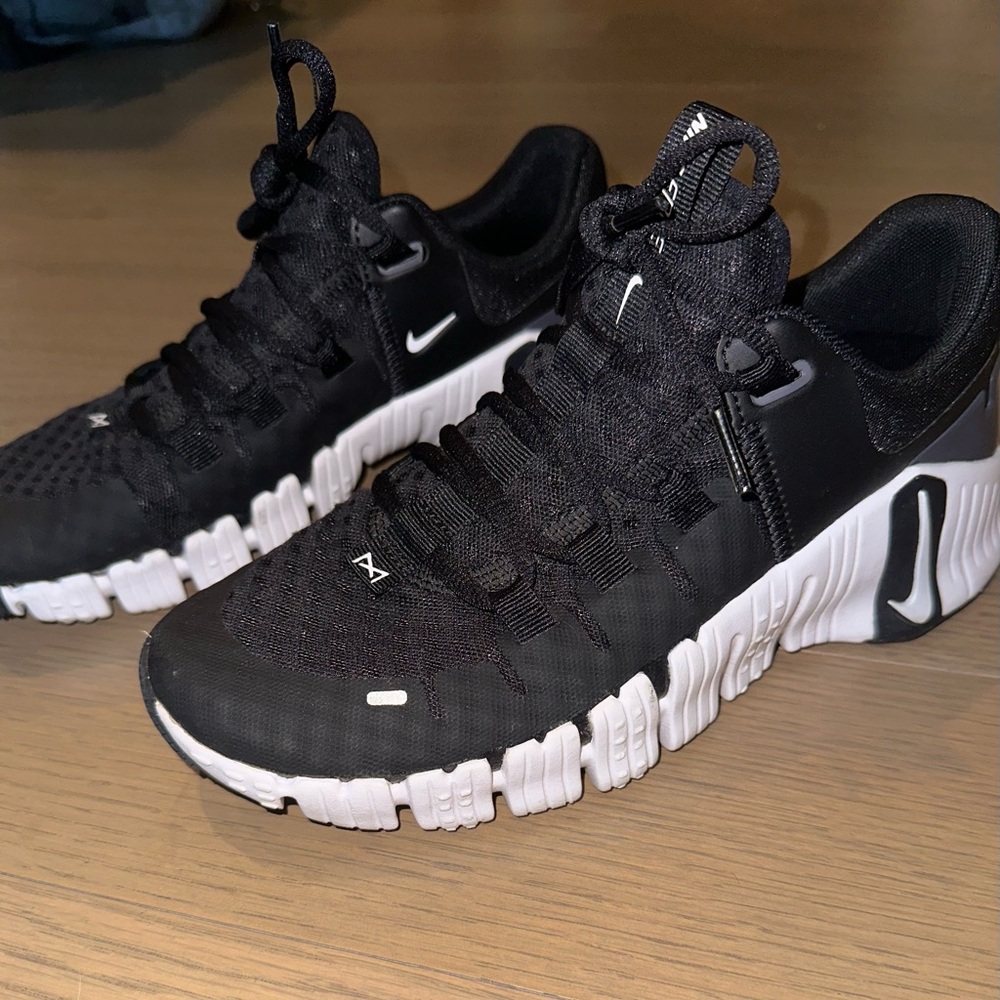 Nike free metcon 5 women size 8